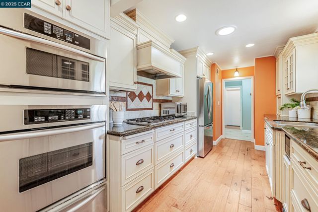 49 Terra Bella Dr, Walnut Creek, CA 94596