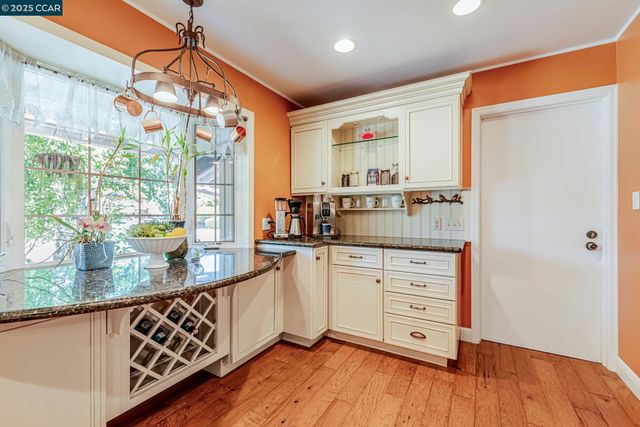 49 Terra Bella Dr, Walnut Creek, CA 94596