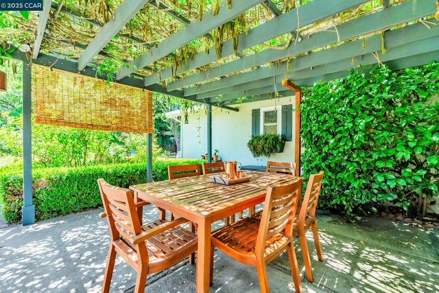 49 Terra Bella Dr, Walnut Creek, CA 94596