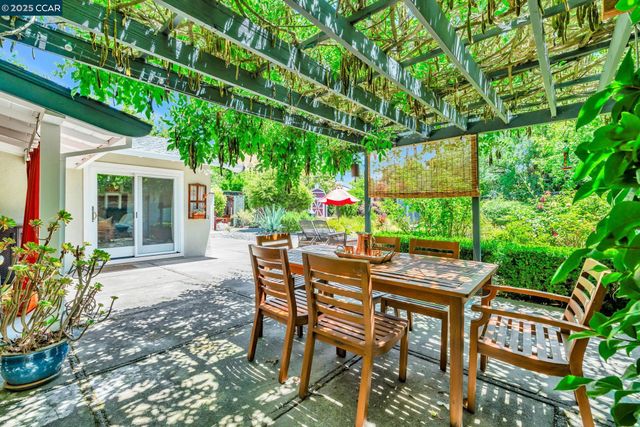 49 Terra Bella Dr, Walnut Creek, CA 94596
