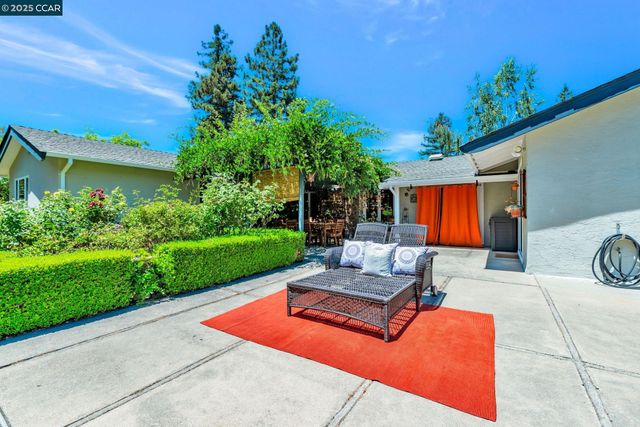 49 Terra Bella Dr, Walnut Creek, CA 94596