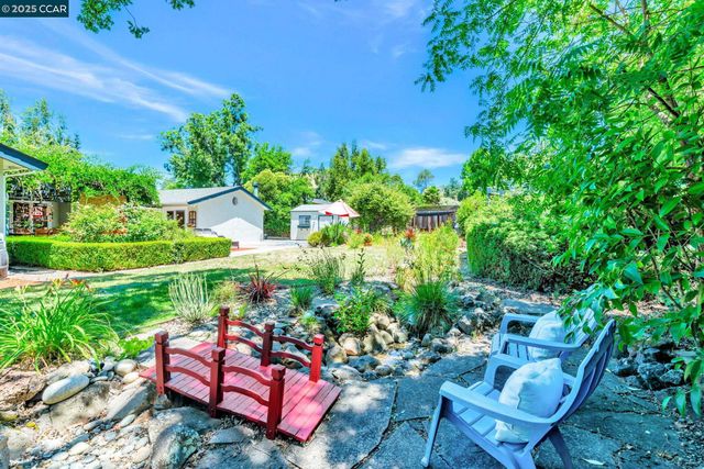 49 Terra Bella Dr, Walnut Creek, CA 94596