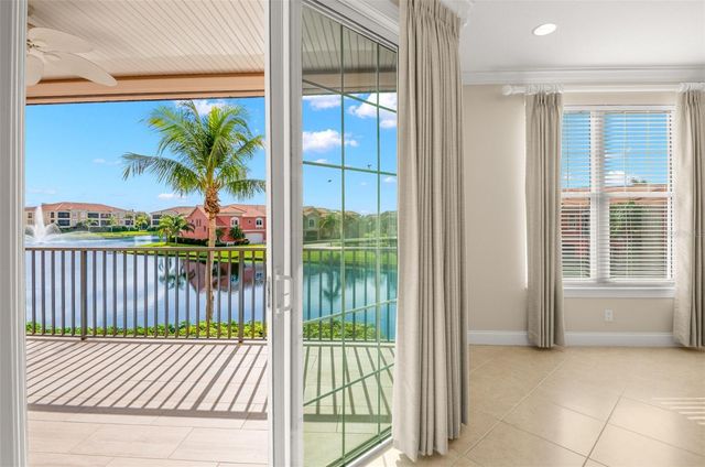 8 ACADEMY WAY S 123, St Petersburg, FL 33711