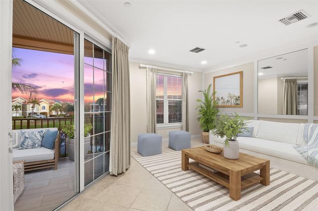 8 ACADEMY WAY S 123, St Petersburg, FL 33711