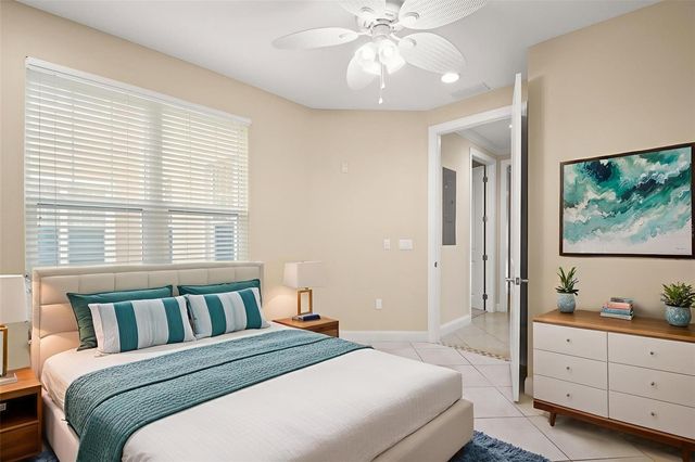 8 ACADEMY WAY S 123, St Petersburg, FL 33711