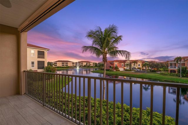 8 ACADEMY WAY S 123, St Petersburg, FL 33711