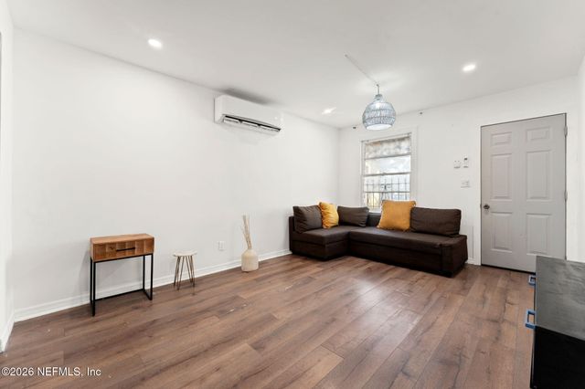 1635 N LAURA Street, Jacksonville, FL 32206