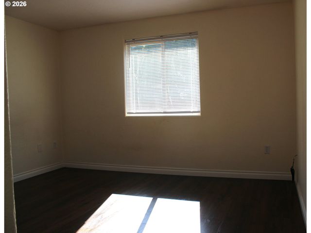 1403 N 4TH Ave, Kelso, WA 98626