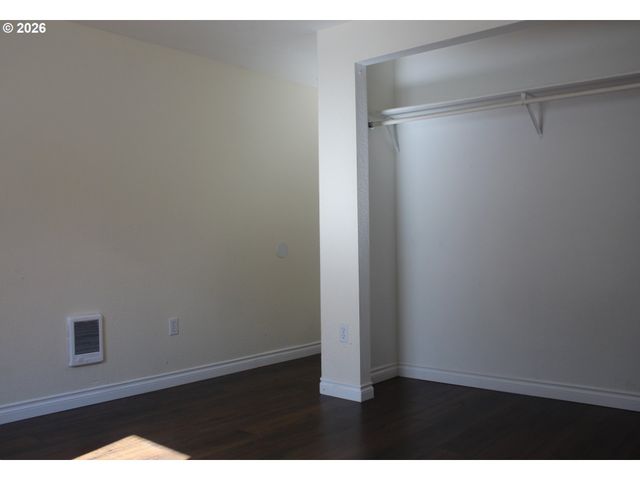 1403 N 4TH Ave, Kelso, WA 98626