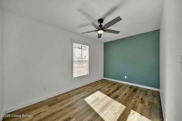 8611 Bluebell Dr, Louisville, KY 40219