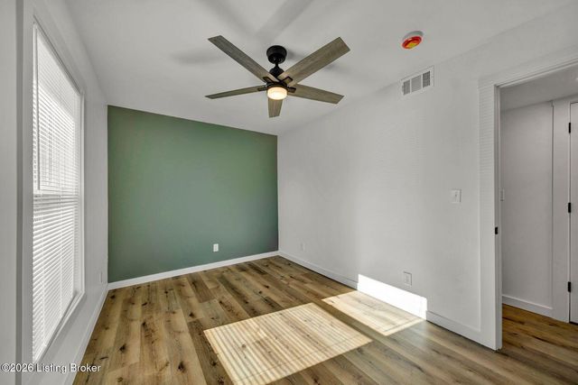 8611 Bluebell Dr, Louisville, KY 40219