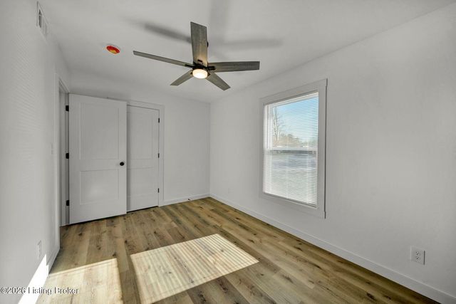 8611 Bluebell Dr, Louisville, KY 40219