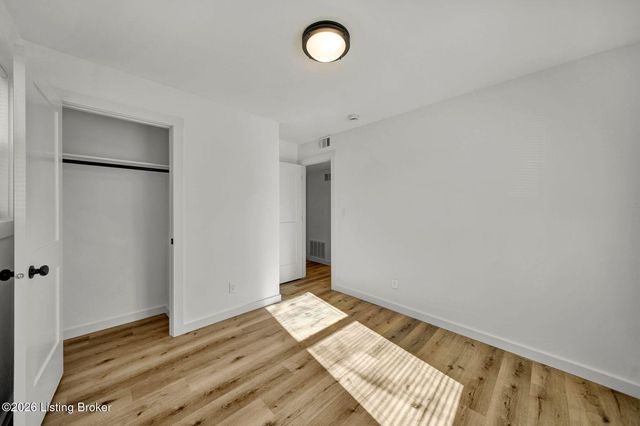 8611 Bluebell Dr, Louisville, KY 40219