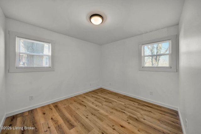 8611 Bluebell Dr, Louisville, KY 40219