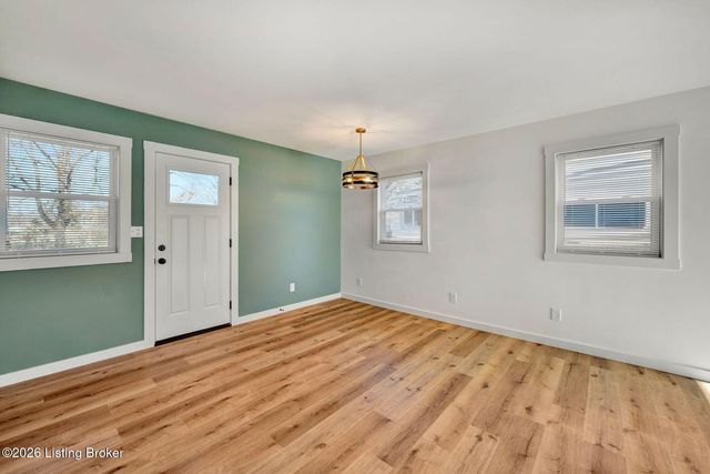 8611 Bluebell Dr, Louisville, KY 40219