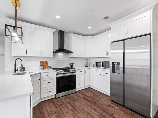 11 Seymour Ave 3, Lynn, MA 01902