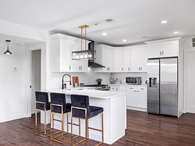 11 Seymour Ave 3, Lynn, MA 01902