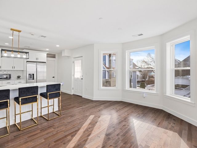 11 Seymour Ave 3, Lynn, MA 01902