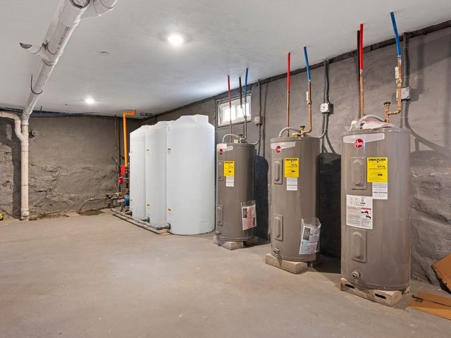 11 Seymour Ave 3, Lynn, MA 01902