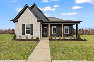 445 Sunflower Street, Nesbit, MS 38651