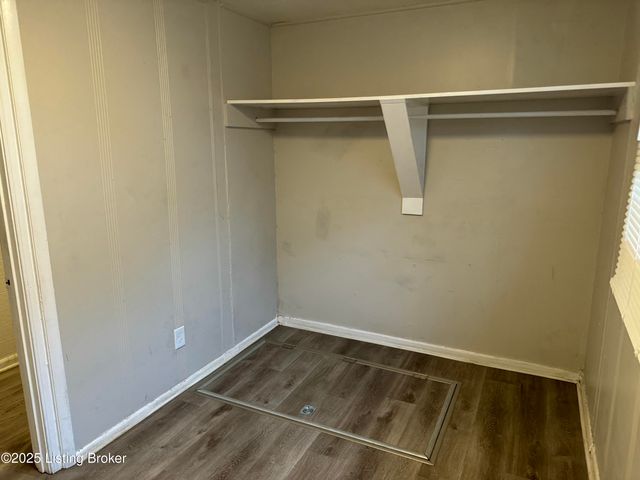 1851 Date St, Louisville, KY 40210