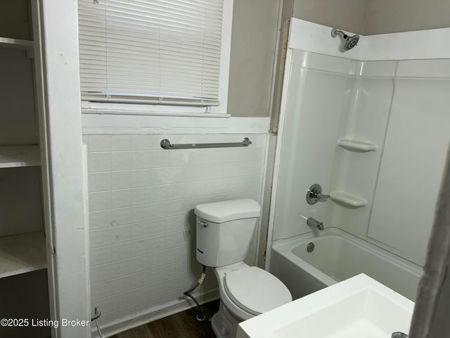 1851 Date St, Louisville, KY 40210