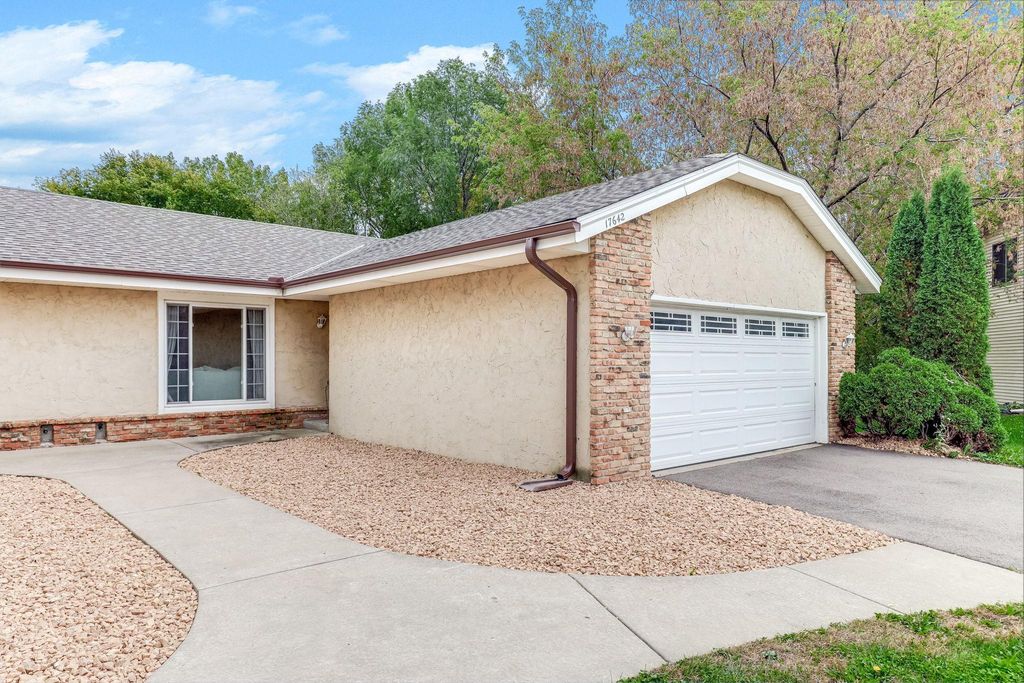 17640 Ionia Court, Lakeville, MN 55044 — photo 4
