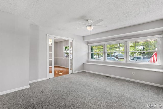 4688 Towne Centre Drive, Mehlville, MO 63128