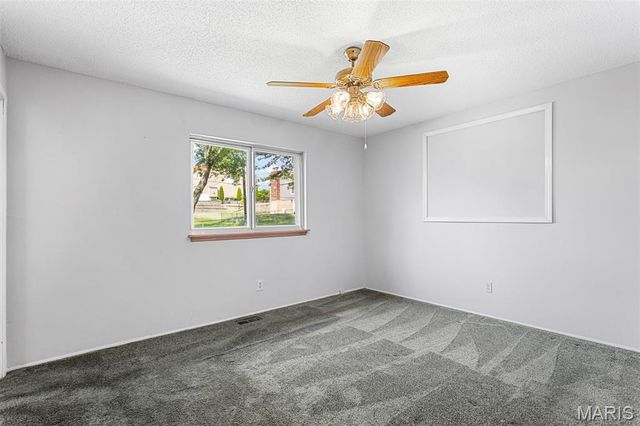 4688 Towne Centre Drive, Mehlville, MO 63128