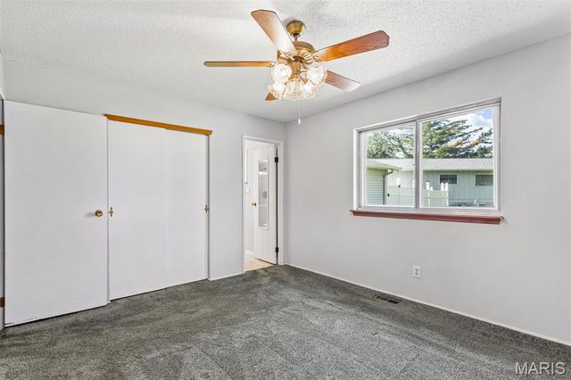 4688 Towne Centre Drive, Mehlville, MO 63128