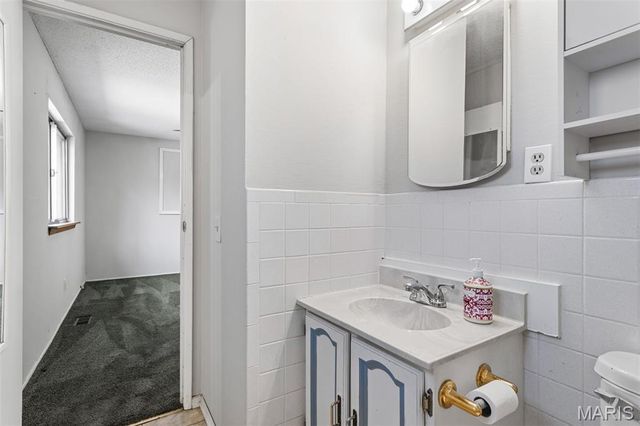 4688 Towne Centre Drive, Mehlville, MO 63128