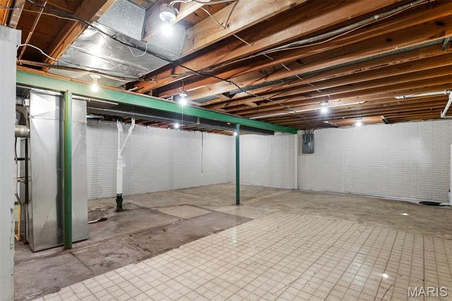 4688 Towne Centre Drive, Mehlville, MO 63128