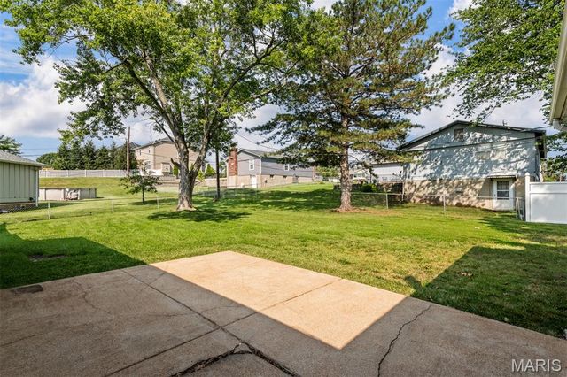 4688 Towne Centre Drive, Mehlville, MO 63128