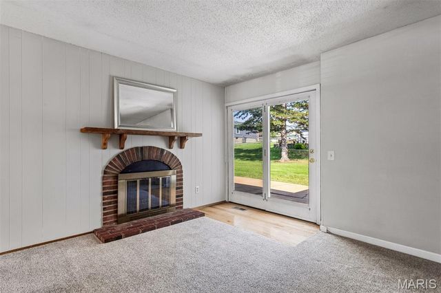 4688 Towne Centre Drive, Mehlville, MO 63128