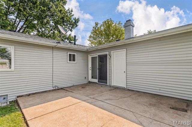4688 Towne Centre Drive, Mehlville, MO 63128