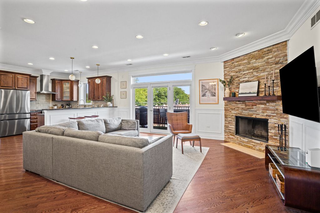 2450 W Montrose Avenue 3N, Chicago, IL 60618 — photo 2