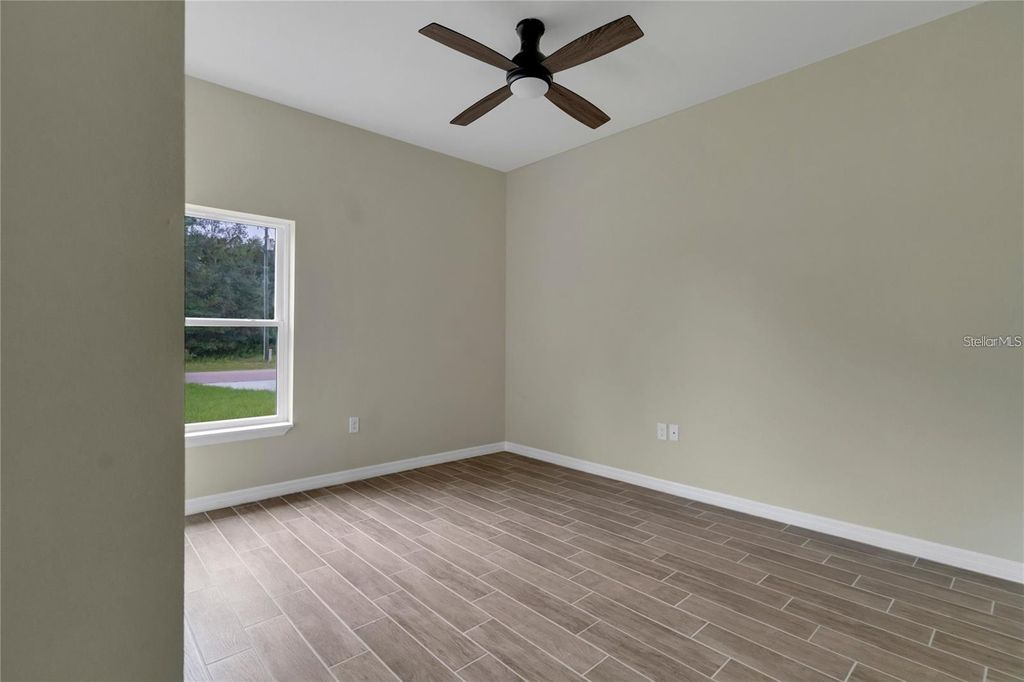 Image 13 of property listing at 556 MARION OAKS PASS, Ocala, FL 34473