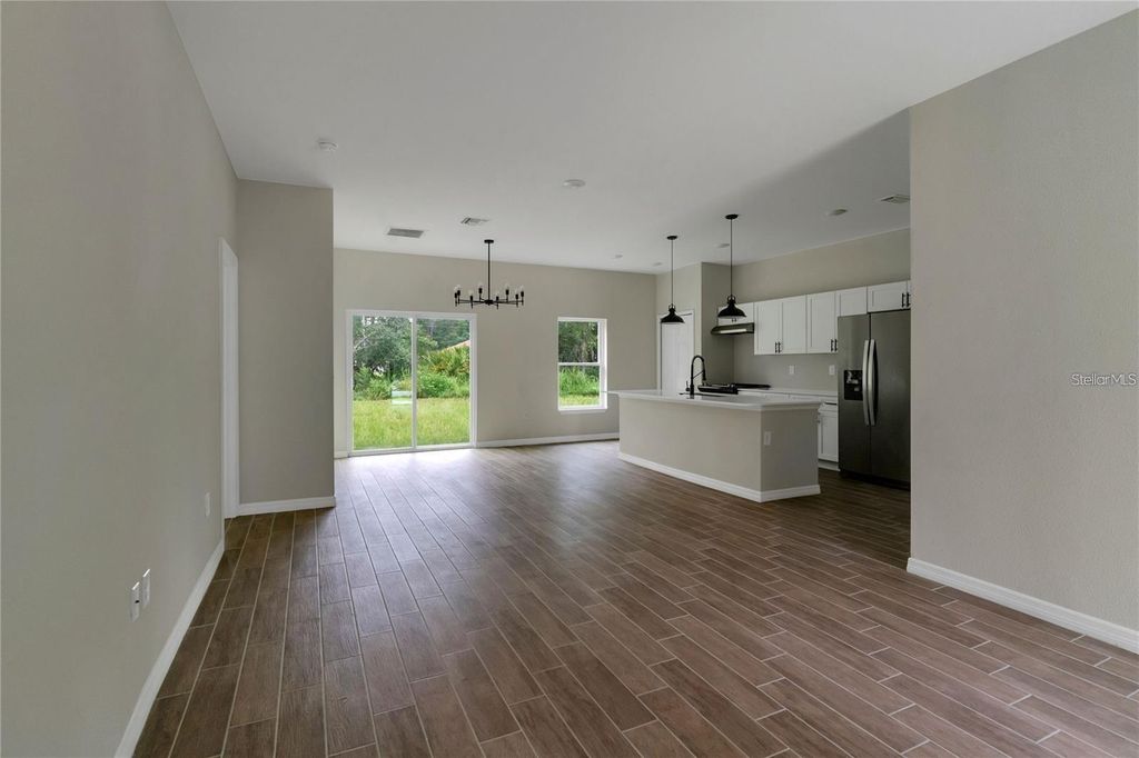 Image 4 of property listing at 556 MARION OAKS PASS, Ocala, FL 34473
