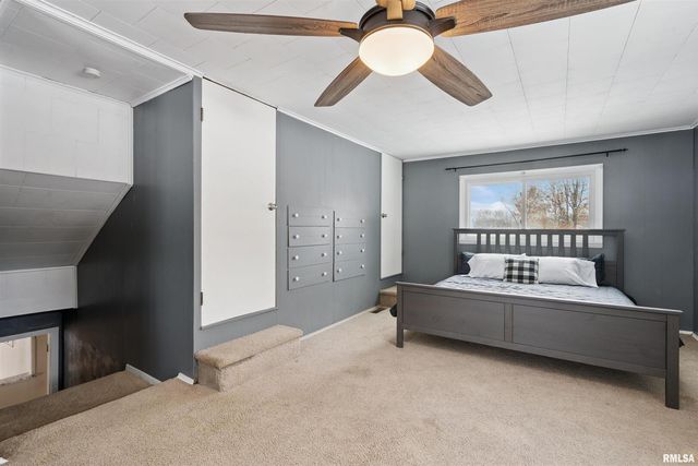 940 30TH Street, Bettendorf, IA 52722