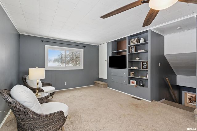 940 30TH Street, Bettendorf, IA 52722