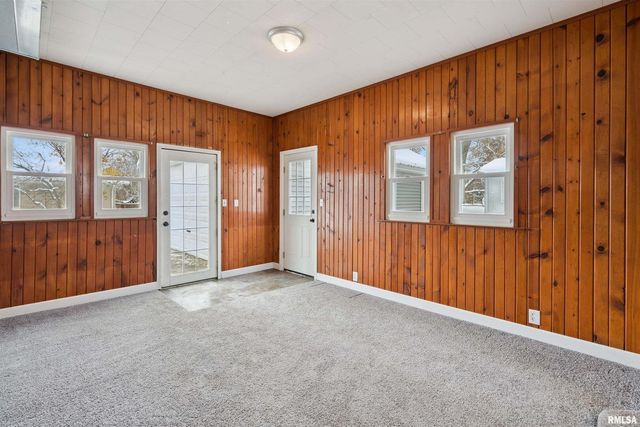 940 30TH Street, Bettendorf, IA 52722