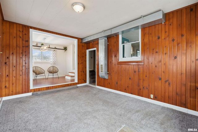 940 30TH Street, Bettendorf, IA 52722