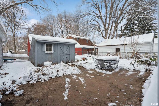 940 30TH Street, Bettendorf, IA 52722