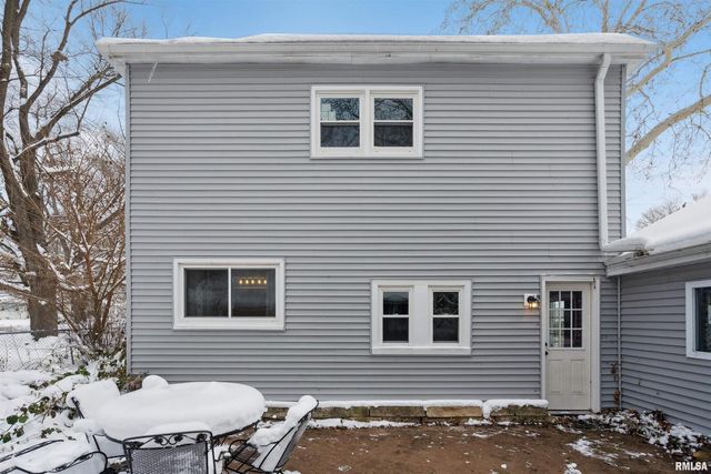 940 30TH Street, Bettendorf, IA 52722