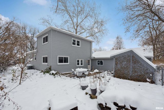 940 30TH Street, Bettendorf, IA 52722