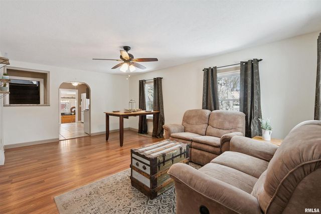 940 30TH Street, Bettendorf, IA 52722