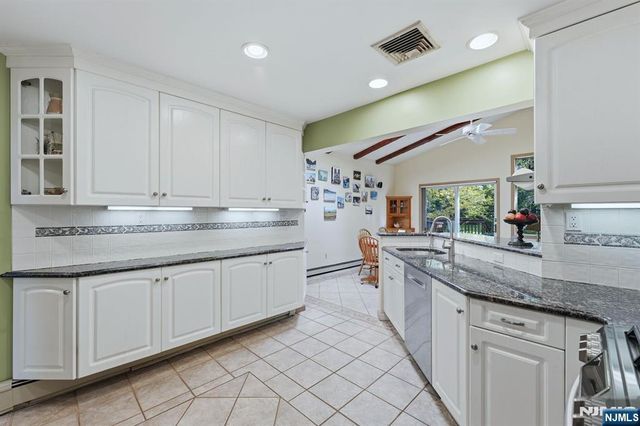 297 Gramercy Place, Glen Rock, NJ 07452