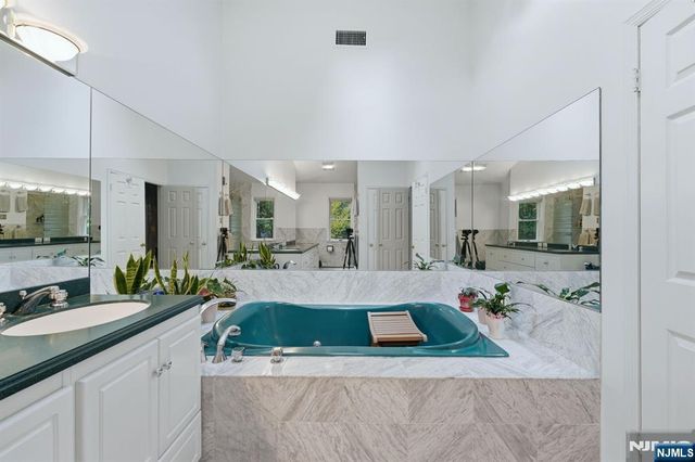 297 Gramercy Place, Glen Rock, NJ 07452