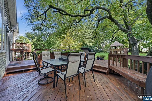 297 Gramercy Place, Glen Rock, NJ 07452