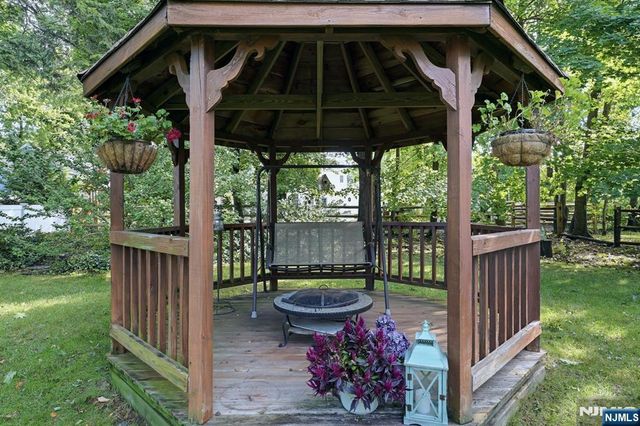 297 Gramercy Place, Glen Rock, NJ 07452